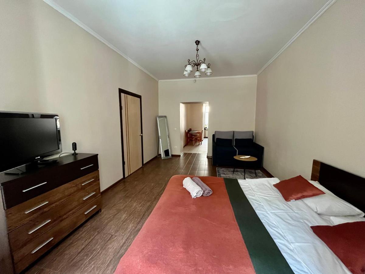Old City Apartment With Parking 리비프 외부 사진