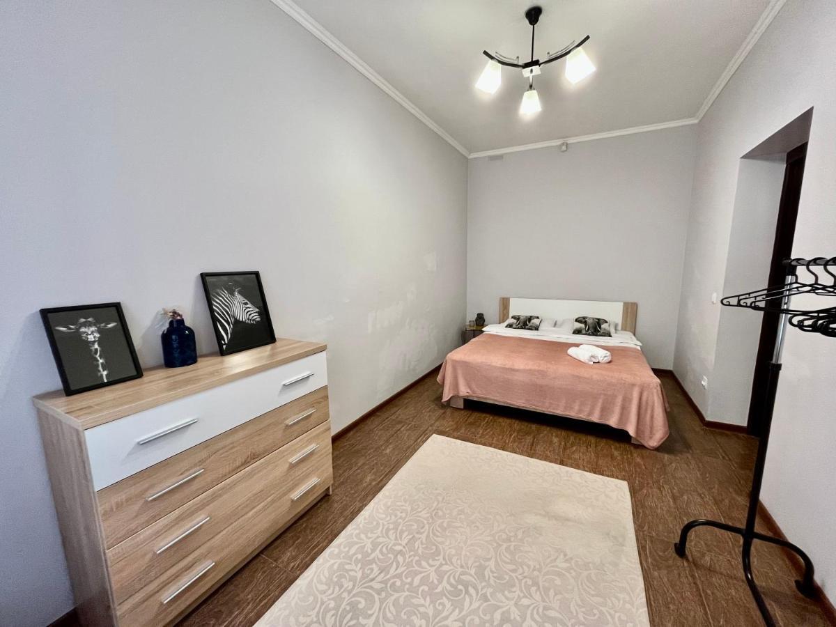 Old City Apartment With Parking 리비프 외부 사진